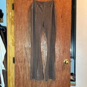 Medium UO Out from Under Yoga Pants - brown/textured color